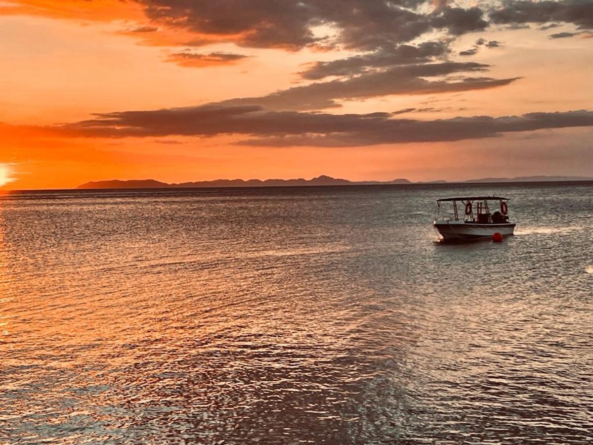 Amor Laut Mabini  Eksteriør bilde